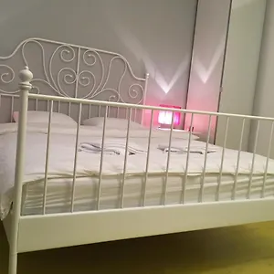 Green Apartment , בוקרשט רומניה