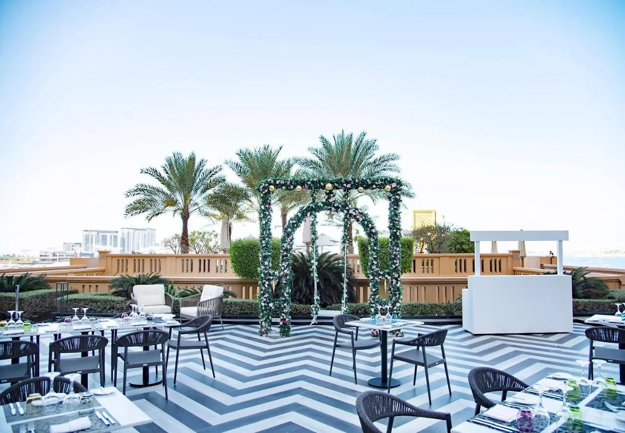 Sofitel Dubai Jumeirah Beach 5*,